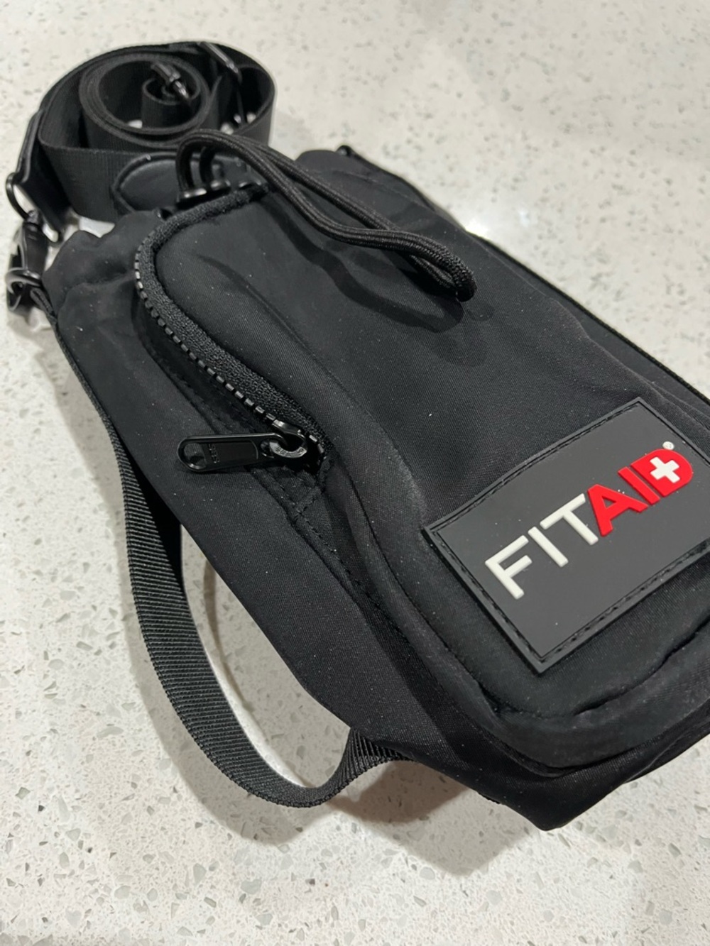FitAid Insulated Adjustable Strap Water Bottle Carrier Bag - Picture 2 of 10